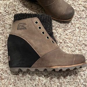 Sorel wedge booties